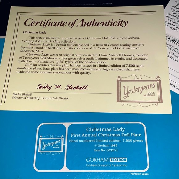 VTG Gorham Christmas Lady Doll Holiday Plate in Wood-Like Display with Box & COA - Picture 11 of 12